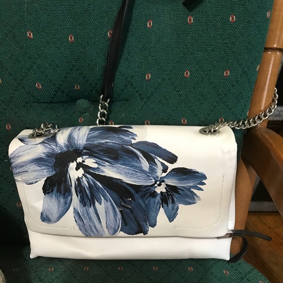 Purse - Picture 2 of 8